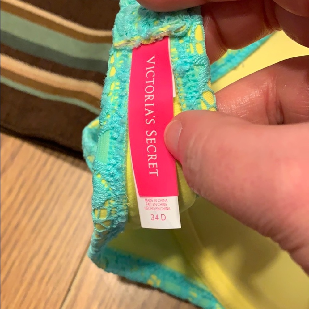 Victoria’s Secret swim top size 34D - Picture 3 of 5